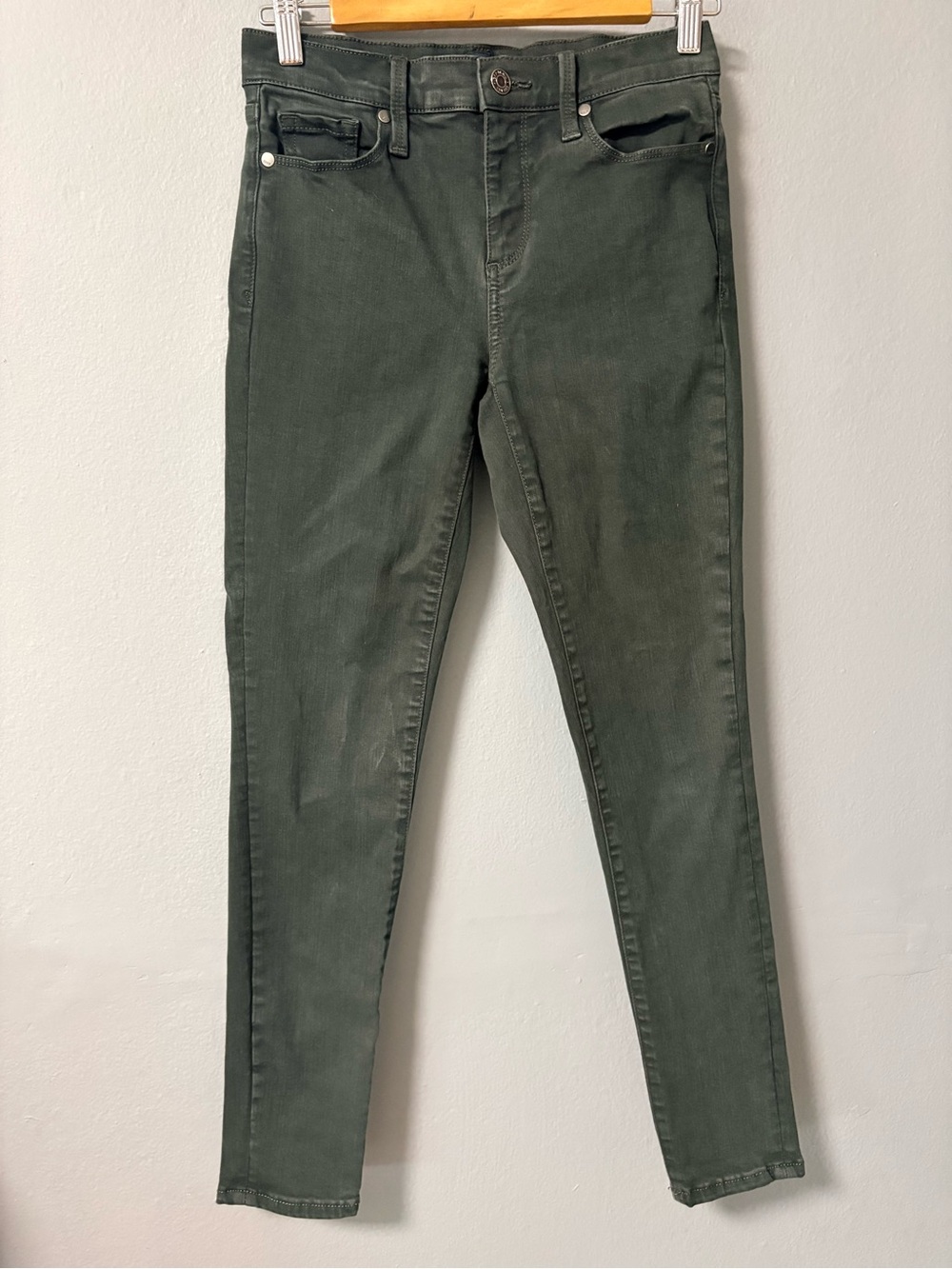 GAP olive green true skinny jeans. Size 25 regular.